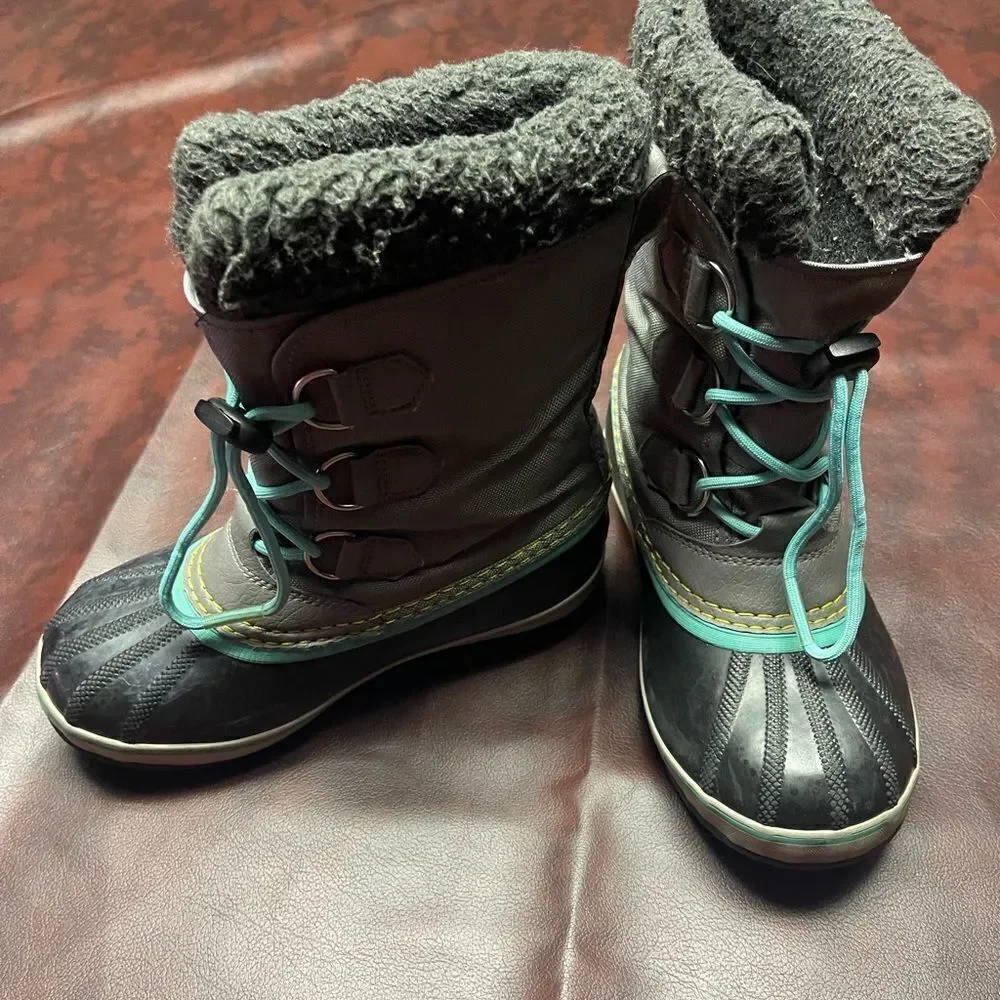 Sorel waterproof gray‎ and turquoise winter boots, size 3